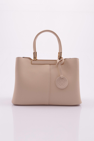 DGN حقيبة كلاسيكية كريمية بمقبض معدني - نسائية