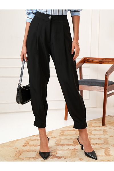 Tokyo Talkies By Styli Solid Mid Rise Pleated Tailored Crop Trousers