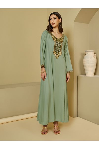 Styli جلابية مطرزة على شكل حرف A
