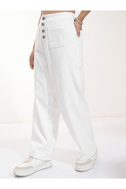 Tokyo Talkies By Styli Mid Rise Straight Fit Jeans with Buttons Detail