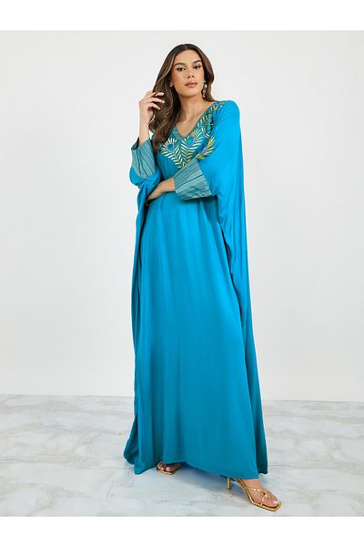 Maxim Creation By Styli جلابية مطرزة بأكمام خفاش وفتحة رقبة على شكل حرف V