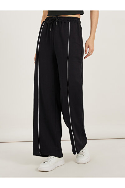 Styli Wide Leg Drawstring Joggers with Pintuck Detail