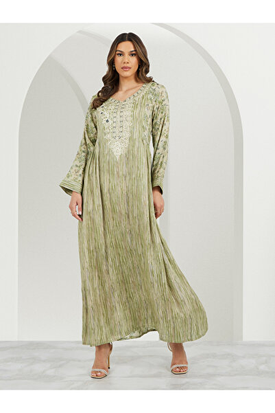 Styli جلابية مطرزة بطباعة كاملة وخط A مع تفاصيل جانبية مجمعة