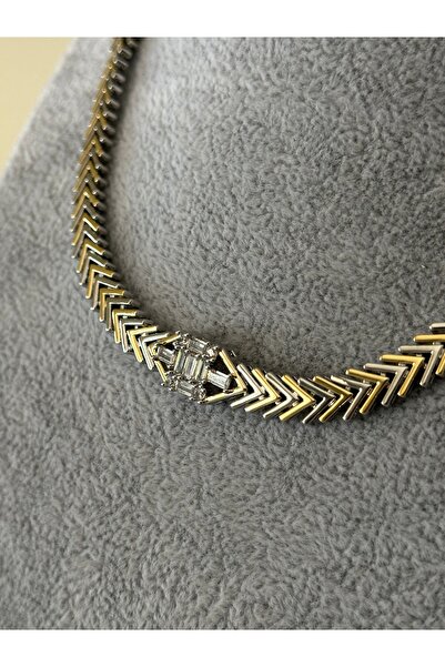 ADORN JEWELRY Özel Seri 2 Renkli Balık Sırtı Baget Taş Detaylı Kolye