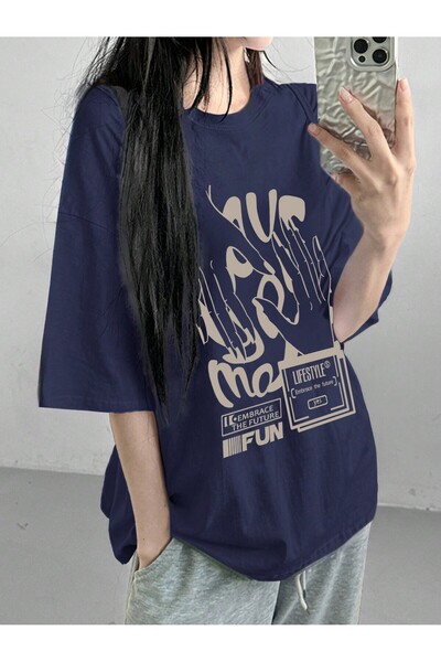 LAPS تي شيرت نسائي فضفاض مطبوع باللون الأزرق الداكن مقاس كبير كاجوال أنيق