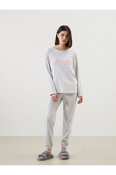 LC Waikiki Set pijamale pentru femei cu dungi cu decolteu roșu de sezon nou - S57019Z8