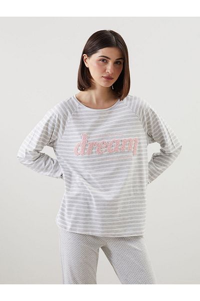 LC Waikiki Set pijamale pentru femei cu dungi cu decolteu roșu de sezon nou - S57019Z8