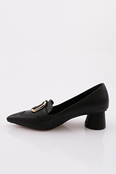 DGN Kadın Metal Aksesuarlı Sivri Burun Kalın Kısa Topuklu Ayakkabı Siyah 54212821