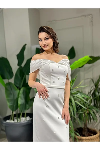 Hennin Evening Dress 4041