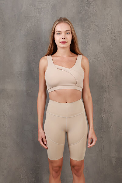 Miss Prova Спортивні шорти/короткі легінси з підтягуючим швом та деталями з в...