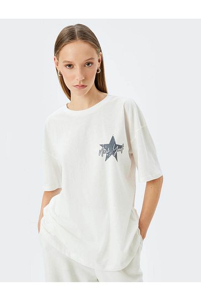 Koton Übergroßes, kurzärmliges T-Shirt mit Rundhalsausschnitt und bedrucktem Slogan auf der Rückseite