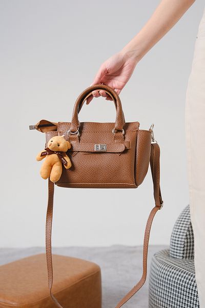 Moda Değirmeni Дамска стилна чанта за ръка и рамо Taba с мече багет Md1275-316-0002