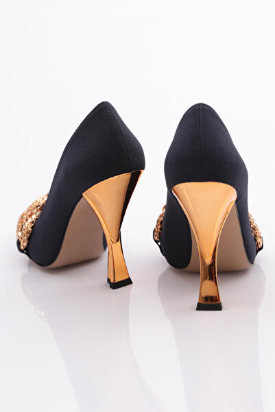 DGN 165 Жіночі туфлі на підборах з великою пряжкою