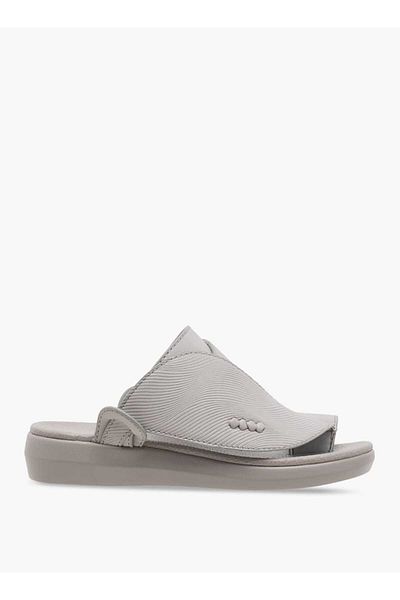 Al Waha Textured Slip-On Arabic Sandals with Toe Loop Detail