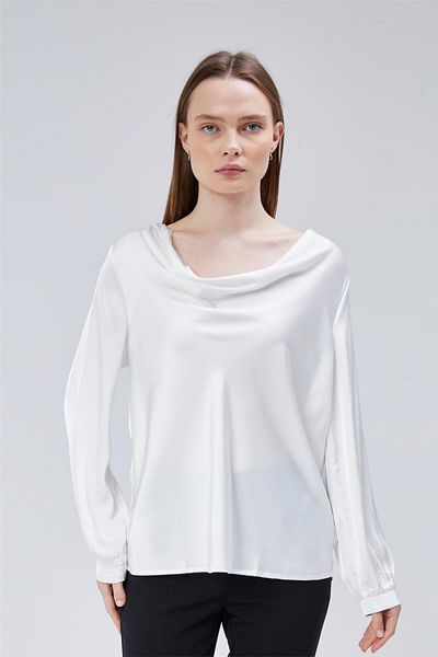 HomeStore Yaka Blouse With Delicate Details