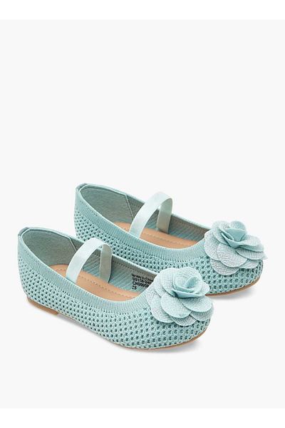 Flora Bella by Shoexpress حذاء باليه من Flora Bella بتصميم مزخرف مع مطاط وتفاصيل زهور