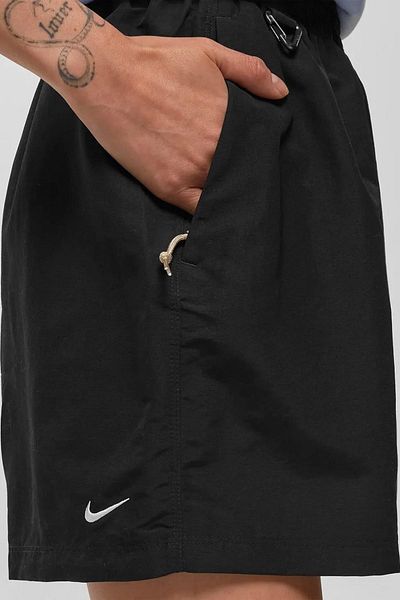 Nike Acg γυναικείο σορτς 5" ψηλόμεσο με 2 τσέπες Γυναικείο σορτς χαλαρή εφαρμογή μαύρο