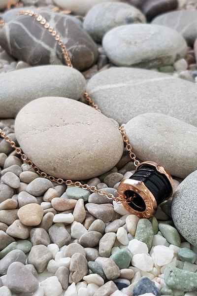 Chavin قلادة بلاك روز بولوف - Eg80sy