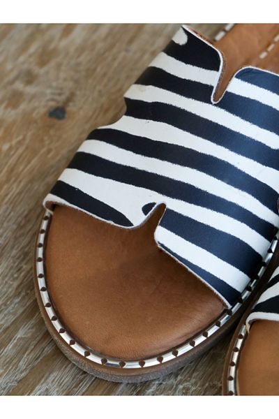 Munshoes Дамски чехли от естествена кожа с шарка на зебра