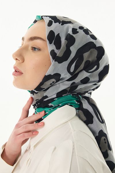 SOFT AKSESUAR Leopard Garnished Two-Color Patterned Shawl