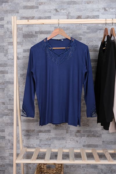 MUSTÜN Lace Collar Blouse