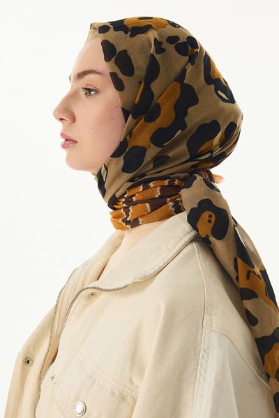 SOFT AKSESUAR Leopard Garnished Two-Color Patterned Shawl