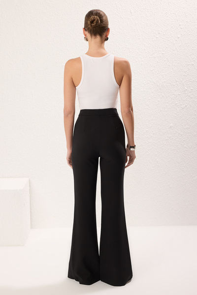 Trendyol Collection Kalhoty z tkané látky Black Flare se španělským rozparkem - Twoaw22Pl0046