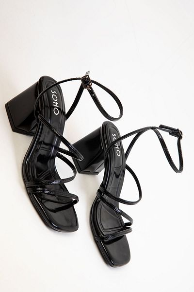 SOHO Klassische Damenschuhe mit Absatz aus schwarzem Lackleder 20317