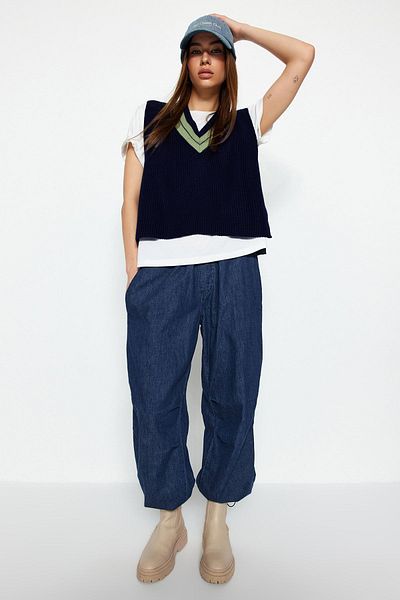 Trendyol Collection Indigo Crop V-nyakú kötött pulóver TWOAW21BZ0135