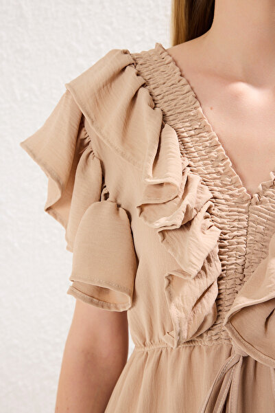 Trendyol Collection Bézs A-vonalú Flounces viszkóz szőtt ruha Szőtt ruha TWOSS24EL01053