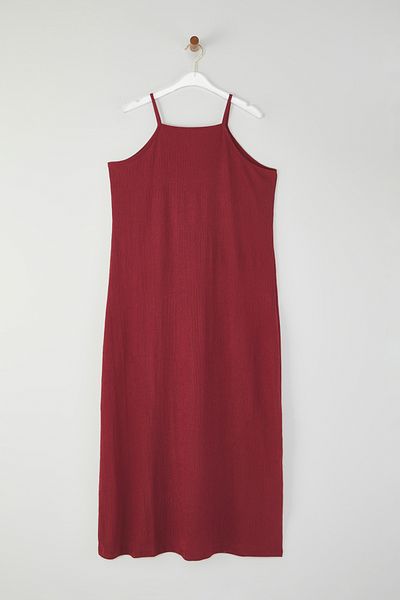 Trendyol Curve Übergroßes Maxikleid mit Neckholder – TBBSS25AH00006