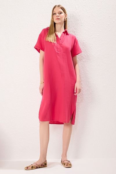 Trendyol Collection Φούξια μονόχρωμο μίντι υφαντό φόρεμα TWOSS25EL00171