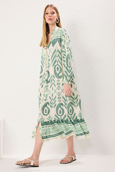 Trendyol Collection Χακί Μίντι Φαρδύ Κοψίδι Μοτίβο Λεπτομερές Υφαντό Φόρεμα TWOSS24EL01019