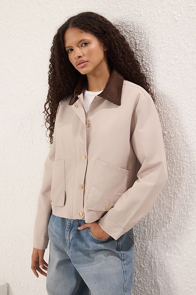 Trendyol Collection Übergroßer beigefarbener Mantel – TWOSS25MO00012