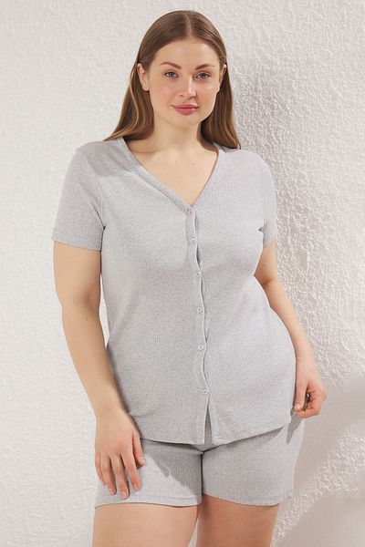Trendyol Curve Set de pijamale tricotate, cu decolteu în V, cu nasturi, gri Melange TBBSS25AI00056
