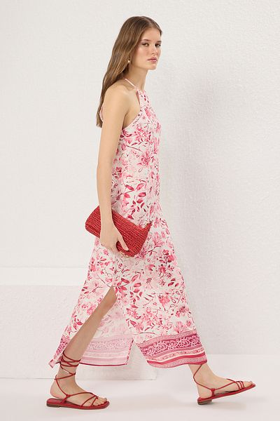 Trendyol Collection Rosafarbenes, einfarbiges Viskose-Maxikleid mit Blumenmuster TWOSS24EL00524