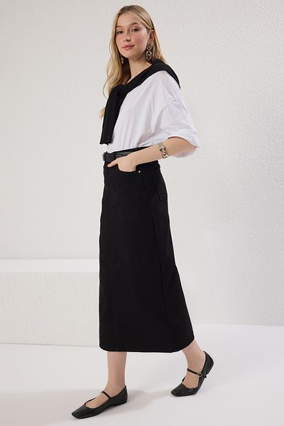 Trendyol Modest Schwarzes, ungefüttertes, gerades Gewebe TCTSS25EE00000