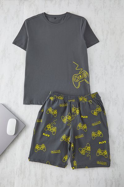 Trendyol Collection Antracytowy, regularny krój, spodenki z nadrukiem, komplet piżamowy TMNSS25PT00060