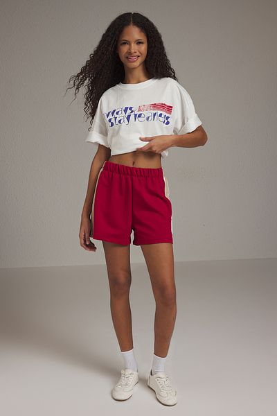 Trendyol Collection Burgunderfarbene Farbblock-Mini-Shorts und Bermuda TWOSS25SR00063