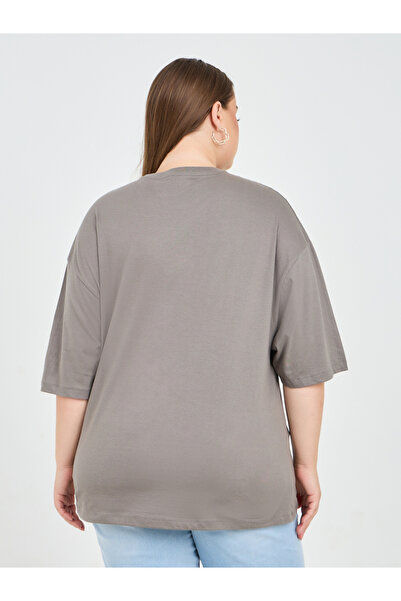 Styli Plus Oversized Embroidered Slogan Drop Shoulder T-Shirt