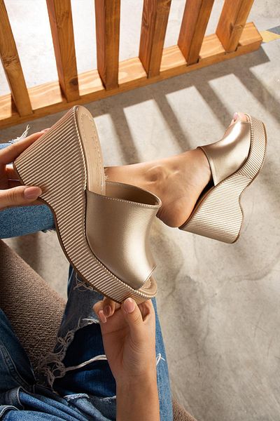 diclepolat Glow Gold Wedge Heeled Women's Slippers