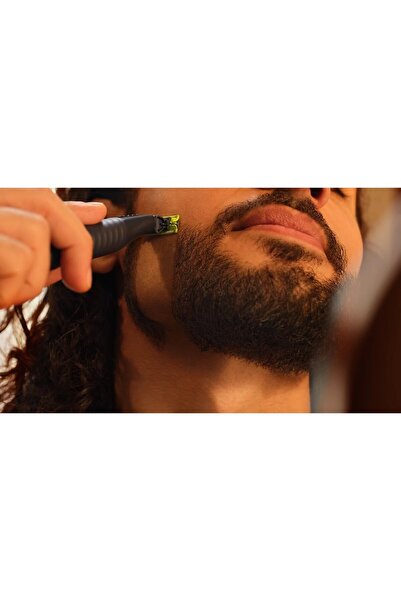 Philips Philips Oneblade QP1424/65 electric shaver, 5 in 1 adjustable comb, 30min autonomy, Black