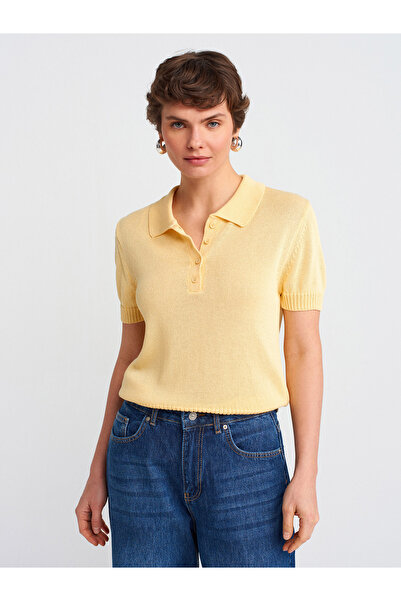Dilvin 10719 Λεπτή πλεκτή μπλούζα με γιακά πόλο και κουμπιά - Κίτρινο