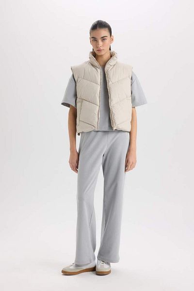 DeFacto New Season Regular Fit Stand Collar Quilted Inflatable Vest with Zipper Pockets