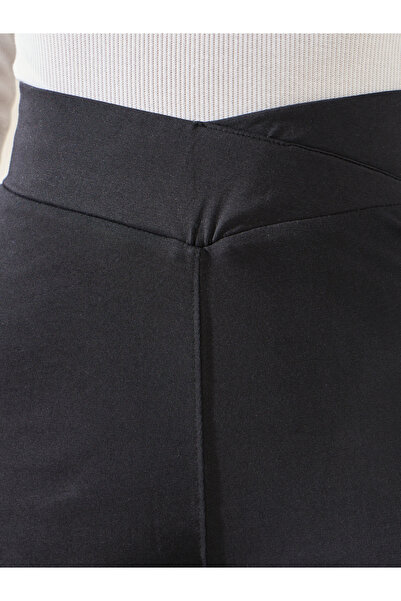 Styli Solid Criss-Cross Waistband Fit & Flare Leggings