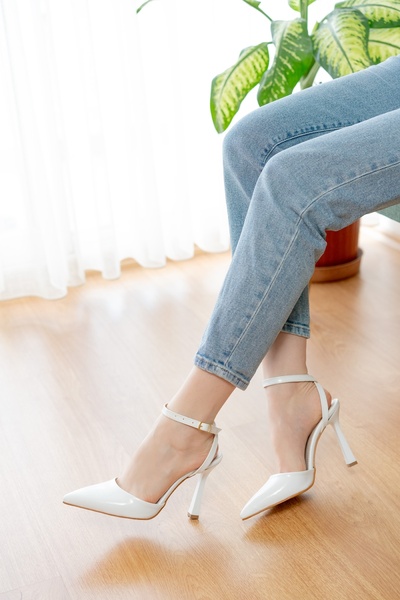DİVOLYA Alberta White Patent Leather (10 cm Heel Length) Pointed Toe Heeled Shoes