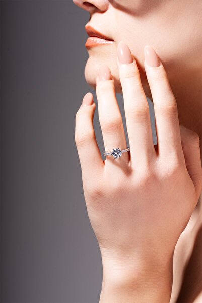 Mirari Altı Tırnaklı, İnce Desenli, Pırlanta Işıltılı Kadın Tek Taş 925 Ayar ...