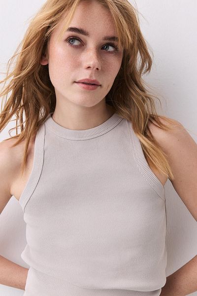 Trendiz Women's Crew Neck Knitted Tank Top Beige 9016