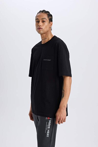 DeFacto DeFactoFit NBA Miami Heat Oversize Geniş Kalıp Bisiklet Yaka Sırt Baskılı Kısa Kollu Tişört E0067AX2