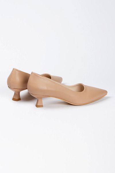 GULT Women's Nude Short Heel Pointed Toe Stiletto